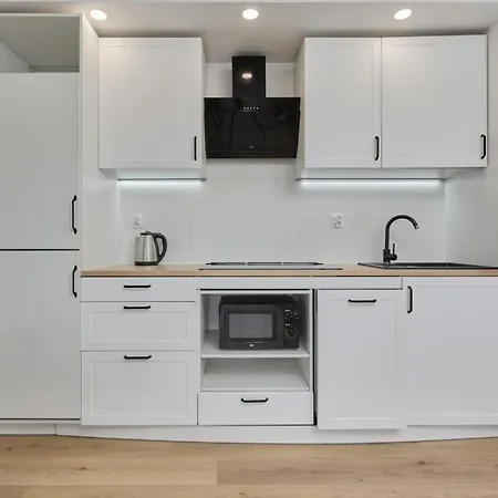 Bright & Stylish Gajowicka With Balcony By Renters Apartment